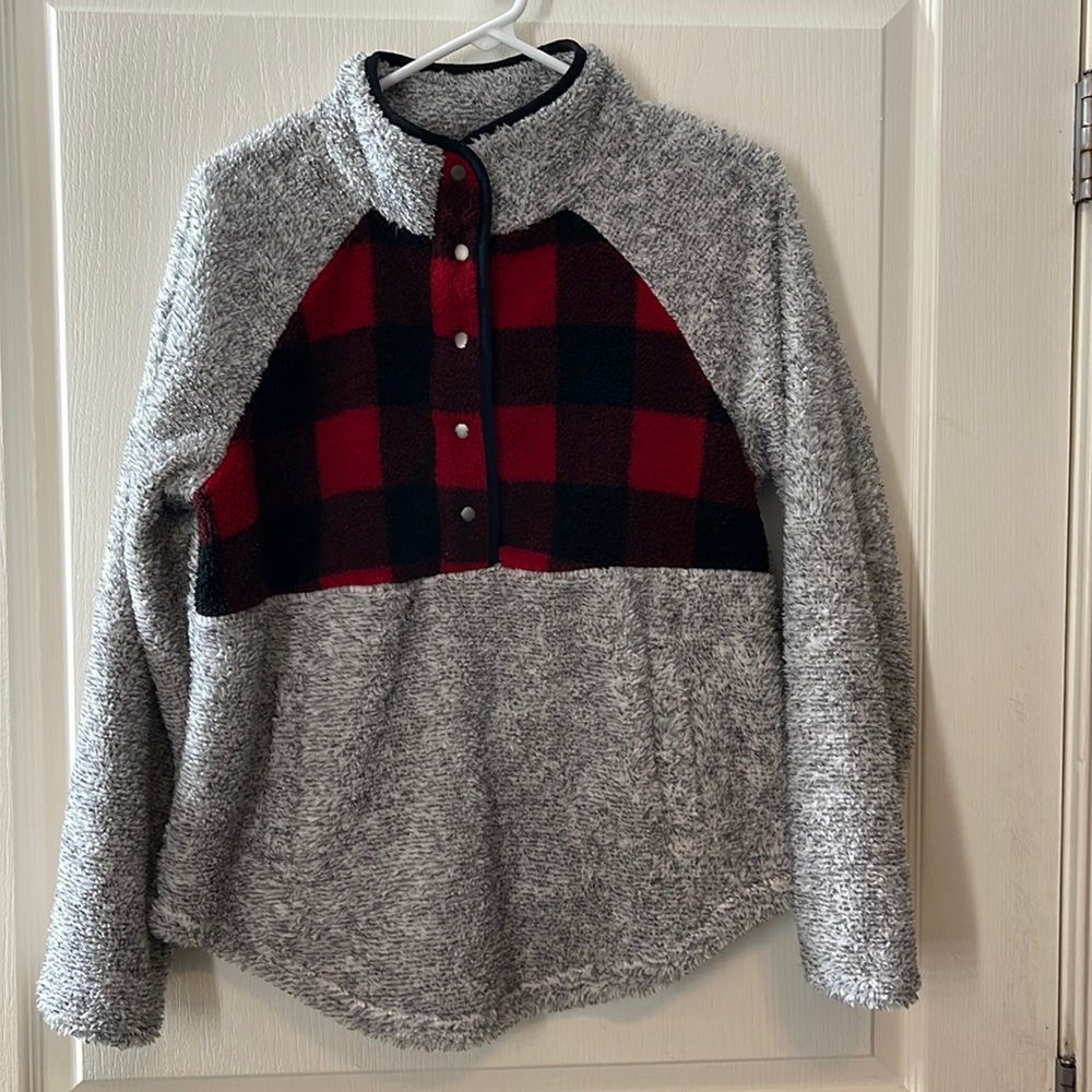Gray and red And black plaid buffalo size medium
